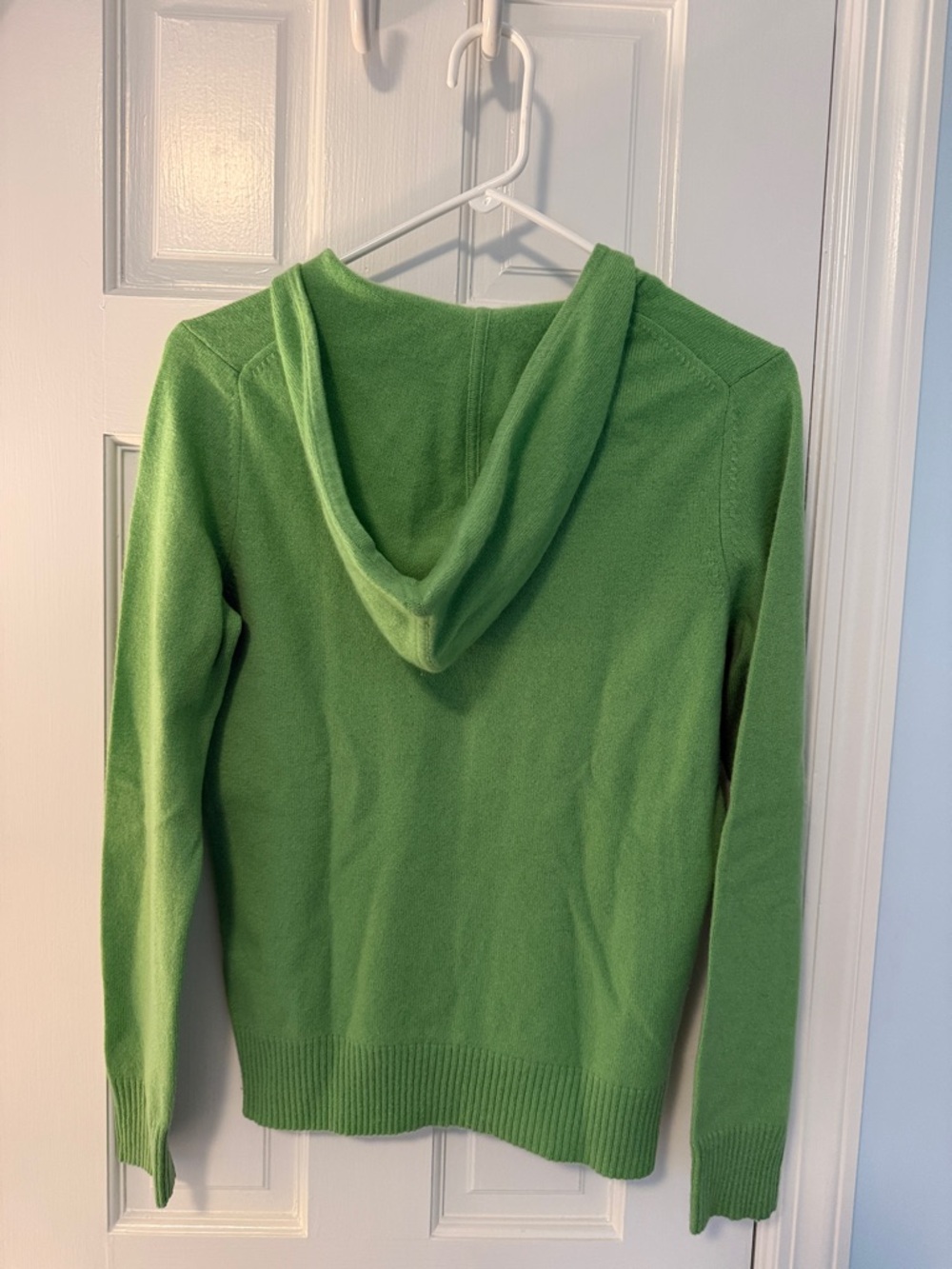 Cashmere V-Neck Hooded Cashmere Sweater - Picture 3 of 3